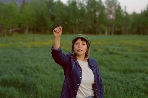 Lily Seabird Returns to Acoustic Roots with "The Afterglow"