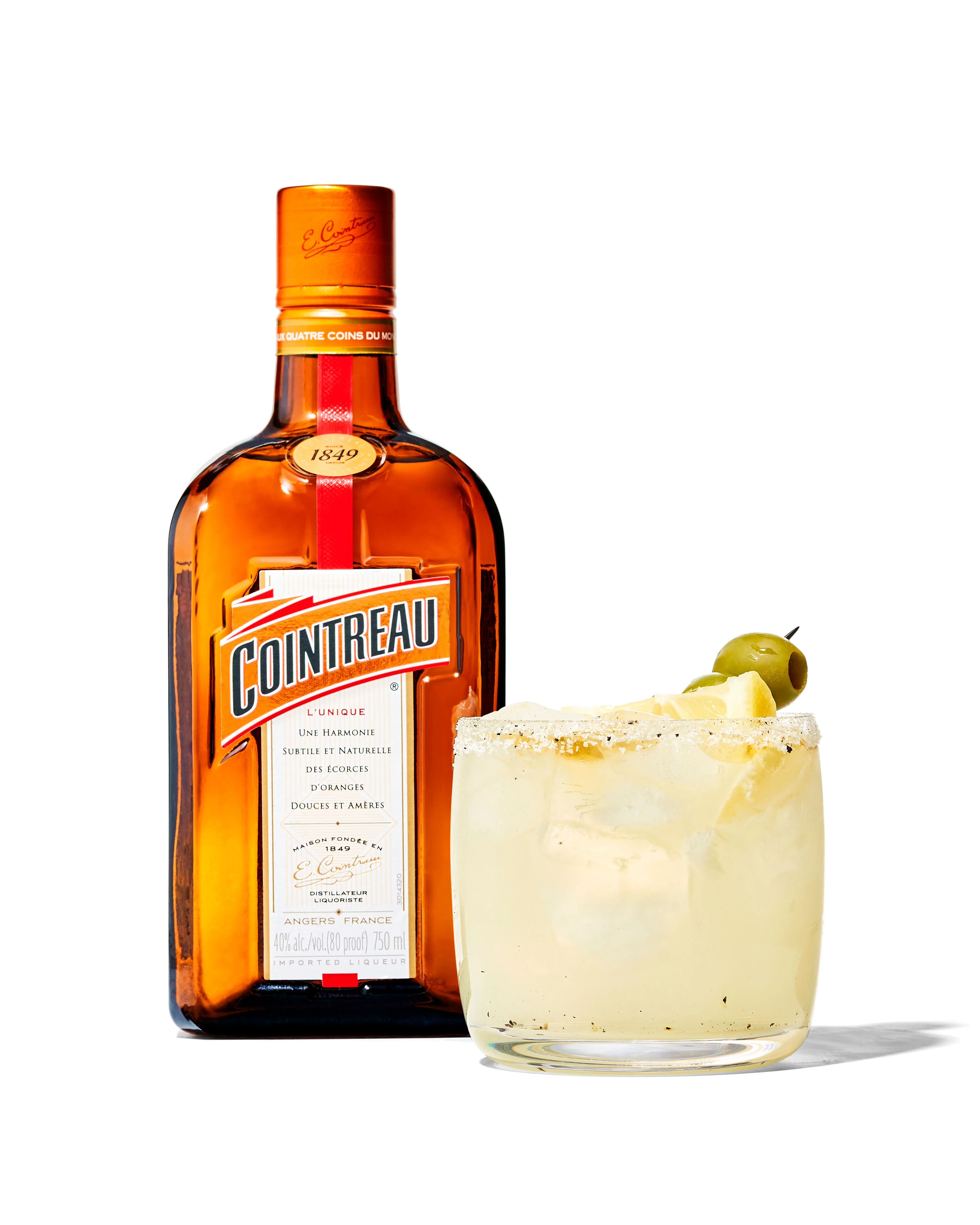 Crafting the Salt and Smoke Margarita: A Mezcal Twist